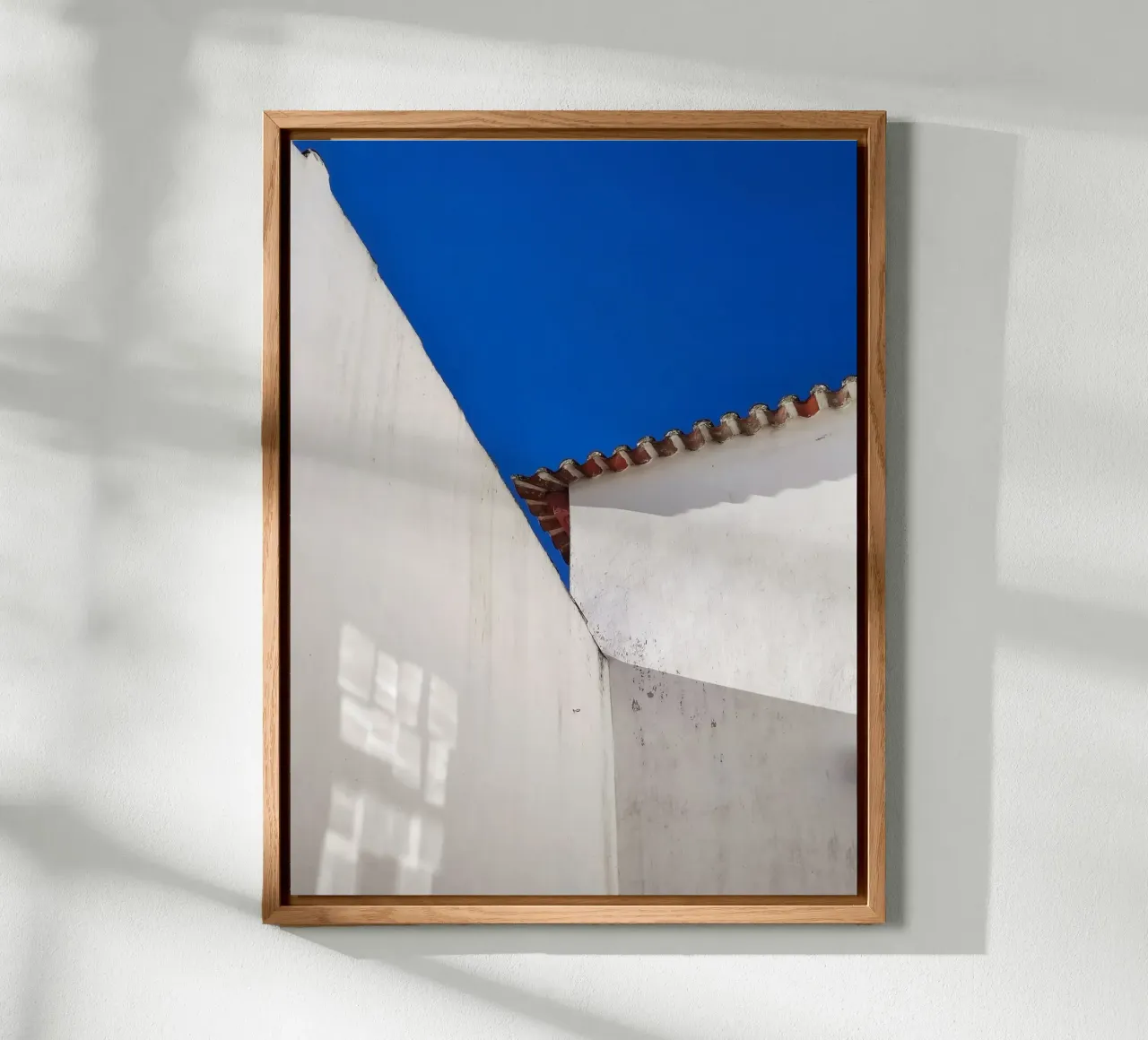 Tra cielo e piastrelle alluminio dibond da Mane