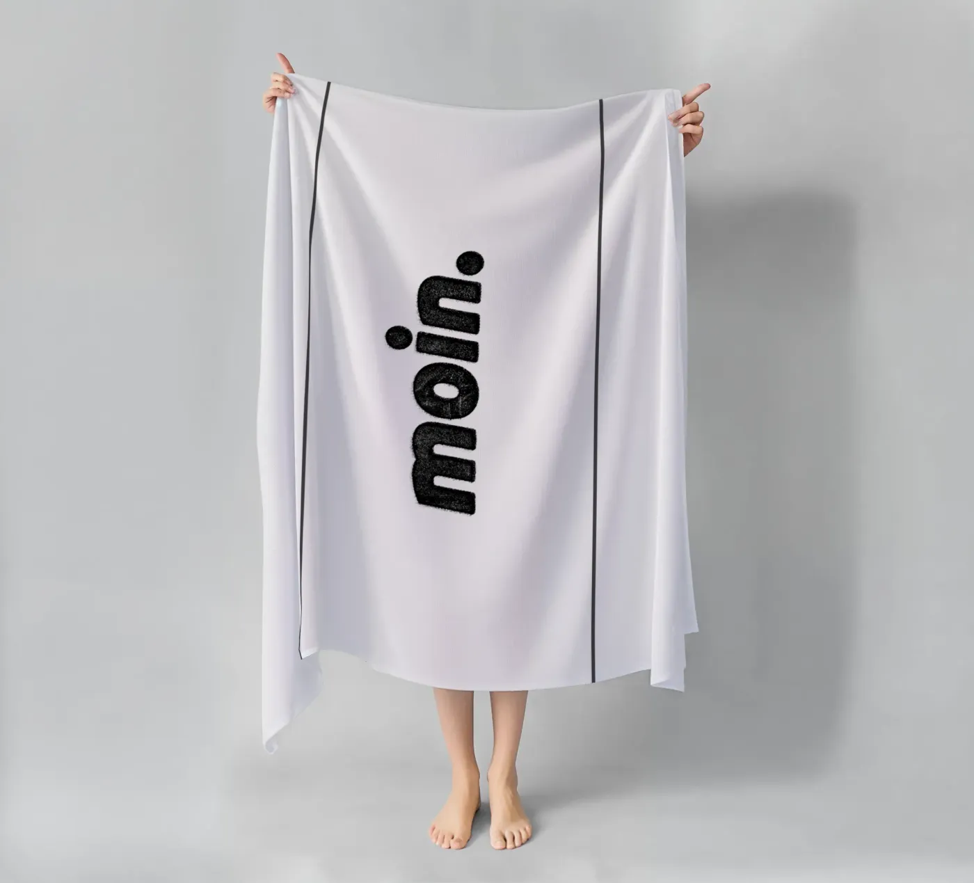 Moin telo mare da Black Sign Artwork