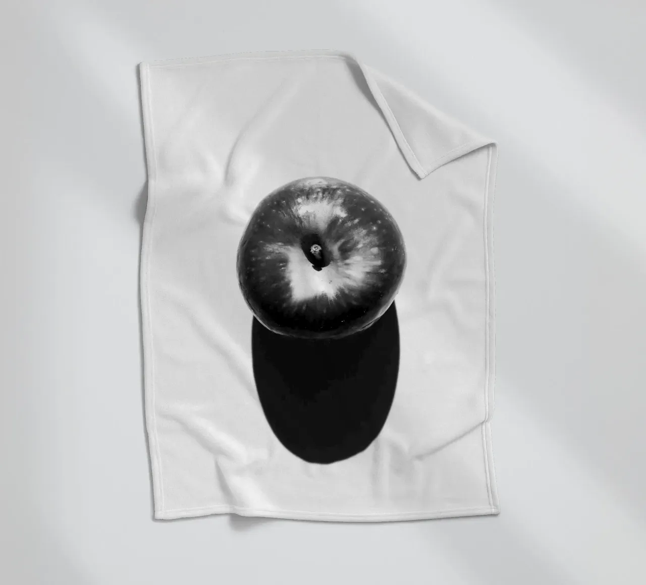 Frutto #3 coperta in pile da rafael campezato