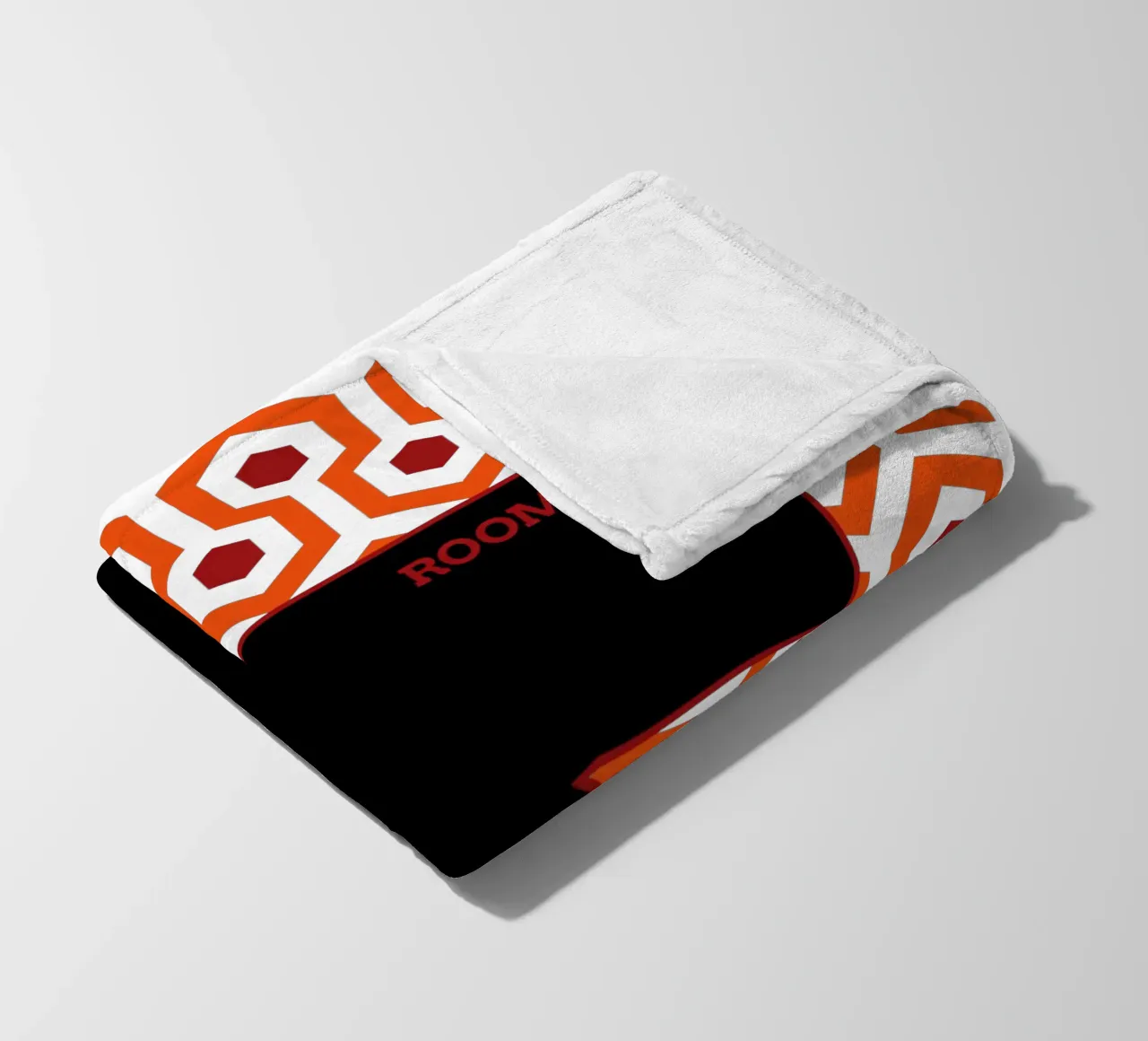 Camera 237 coperta in pile da Mariel Toigo