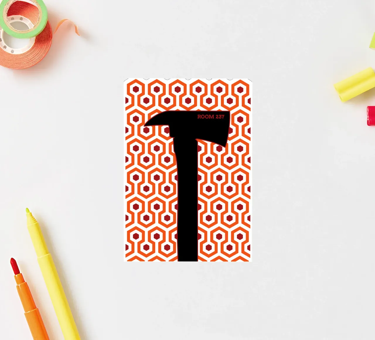 Camera 237 adesivo da Mariel Toigo