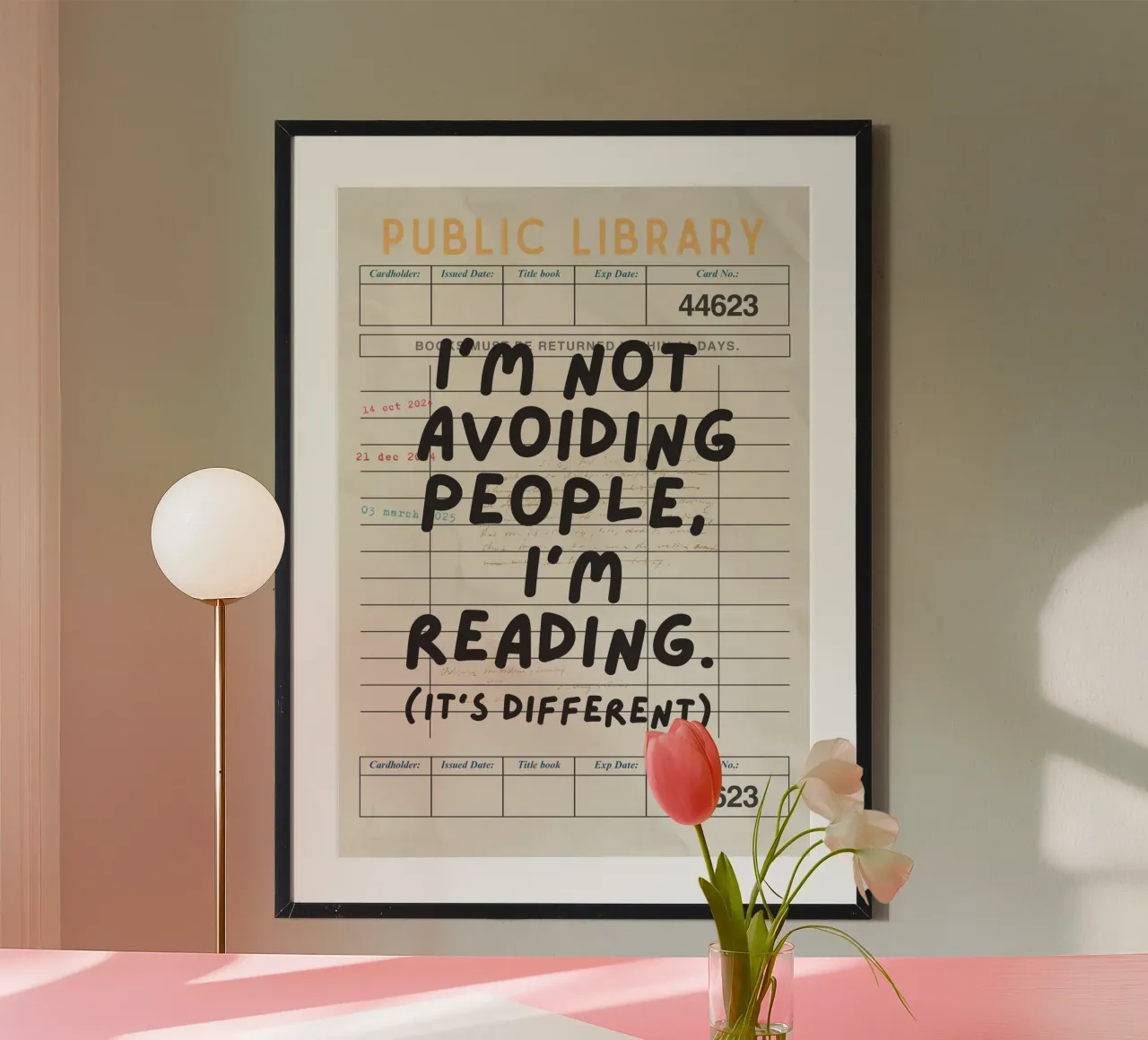 "Non evito le persone" - Poster per la tessera della biblioteca poster con telaio in legno da vintagepod