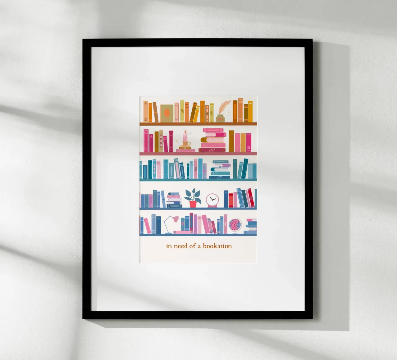 "In Need of a Bookation" - Stampa d'arte colorata su libreria poster da vintagepod