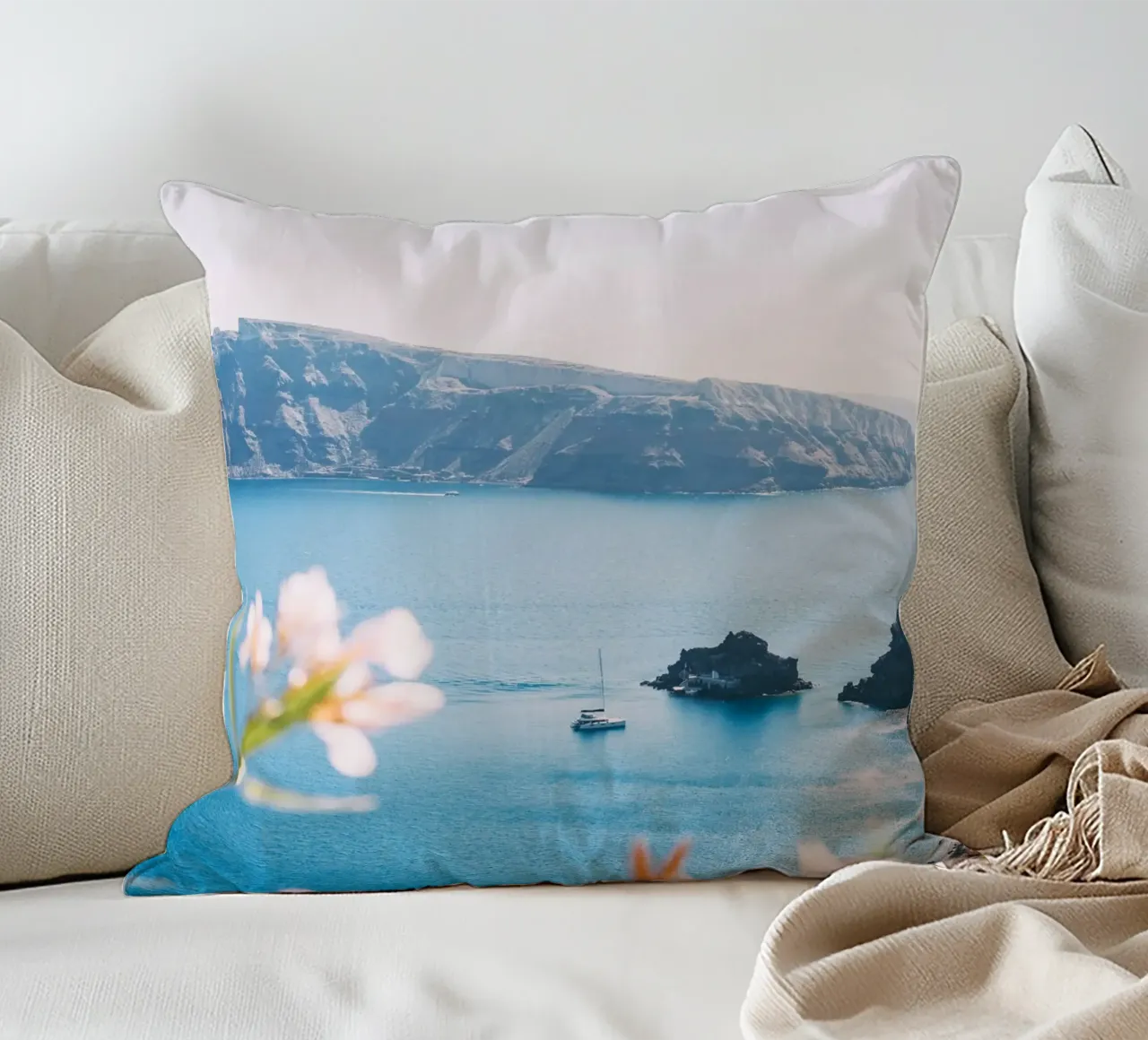 Sailboat in Santorini | Mediterranean sea view cuscino da patiphotography