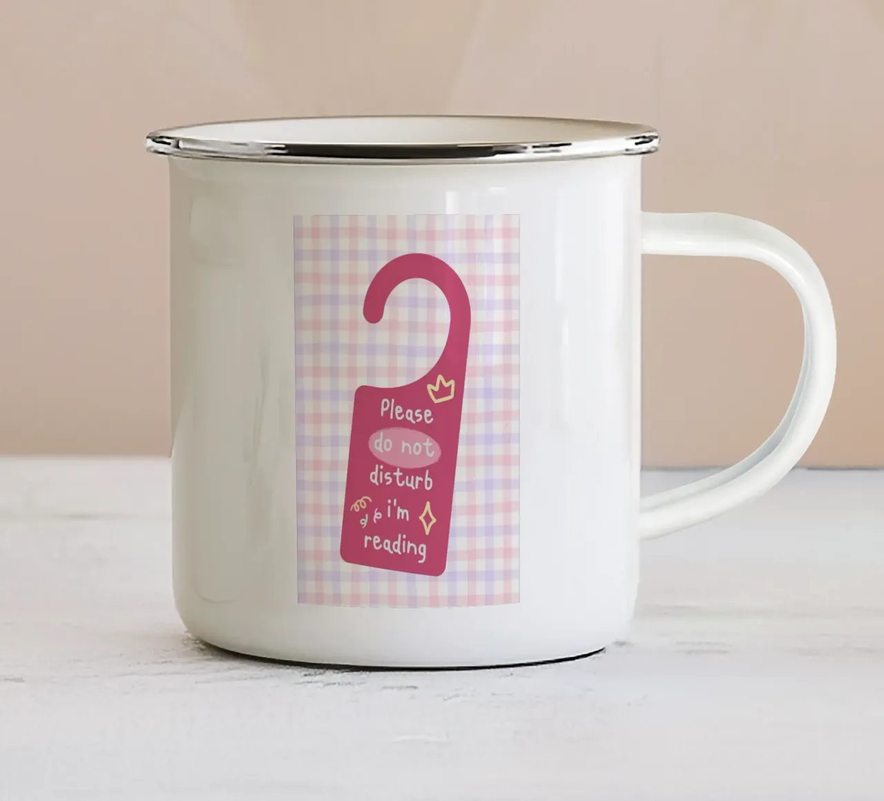 "Please Do Not Disturb" - Stampa d'arte di un appendiabiti a quadri rosa tazza in smalto da vintagepod