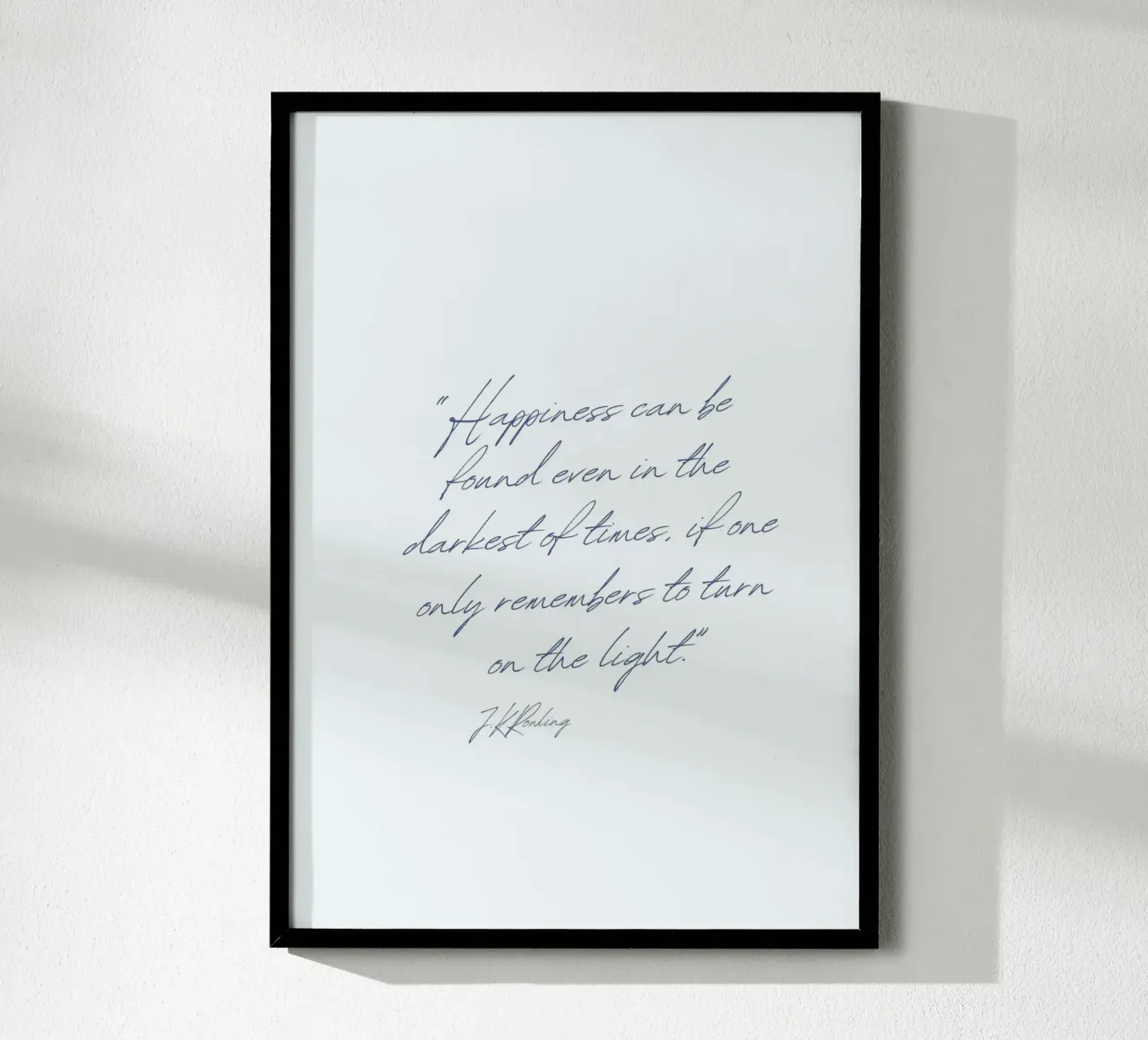 J.K. Rowling Zitat - "Das Glück kann gefunden werden" Kunstdruck Poster mit Holzrahmen von vintagepod