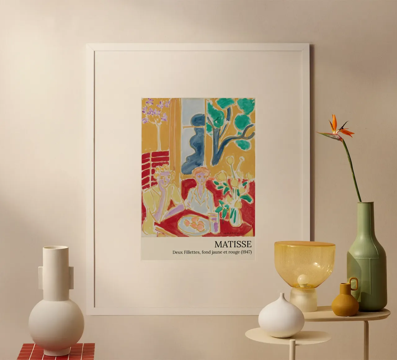 Henri Matisse - Due bambine, sfondo giallo e rosso poster con telaio in legno da the red studio