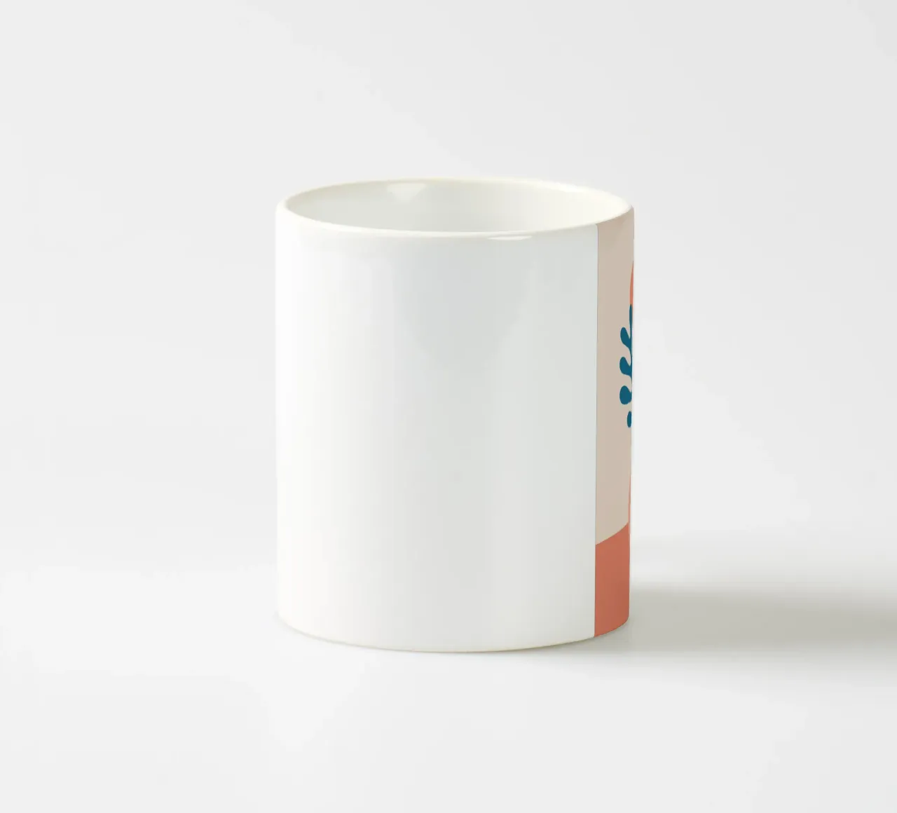 Boho Stillleben mit Korallenblättern tazza in ceramica da pierosvisuals
