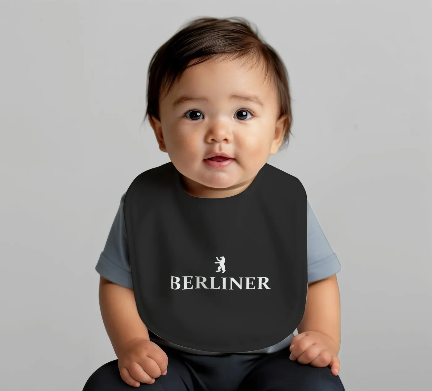 Berlin Babylätzchen von Black Sign Artwork