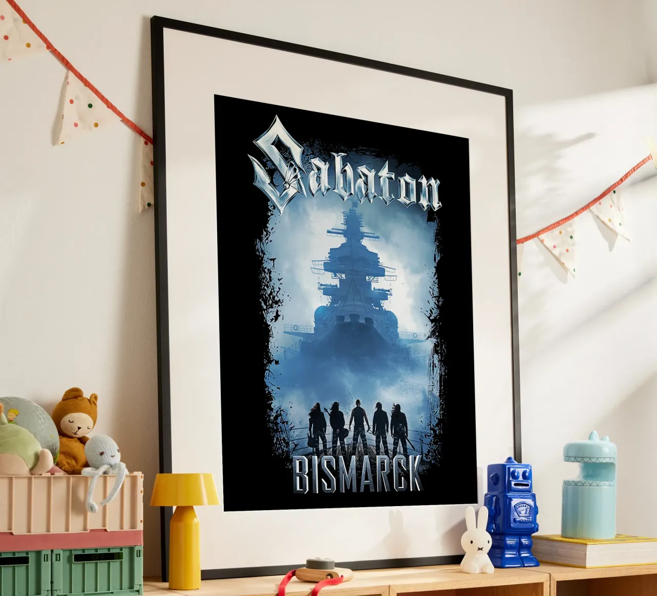 Sabaton Bismarck 'Bound By Iron And Blood' (Legati dal ferro e dal sangue) poster con telaio in plastica da andrea boceli