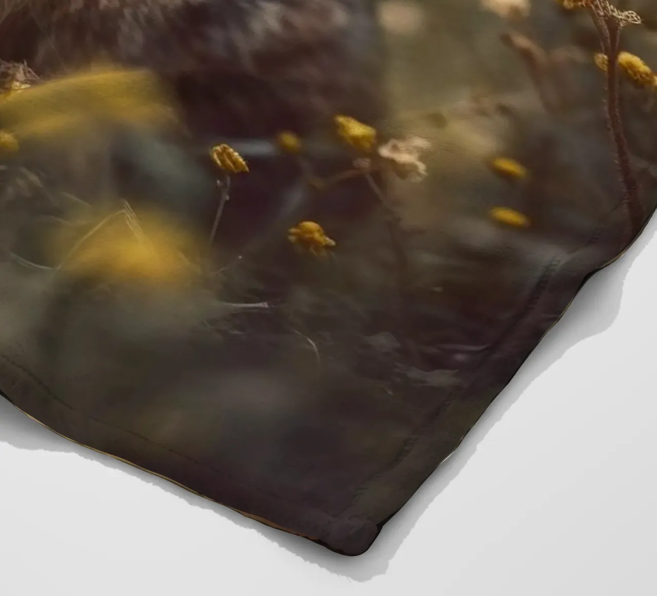Bunny In Flower Field coperta in pile da treechild