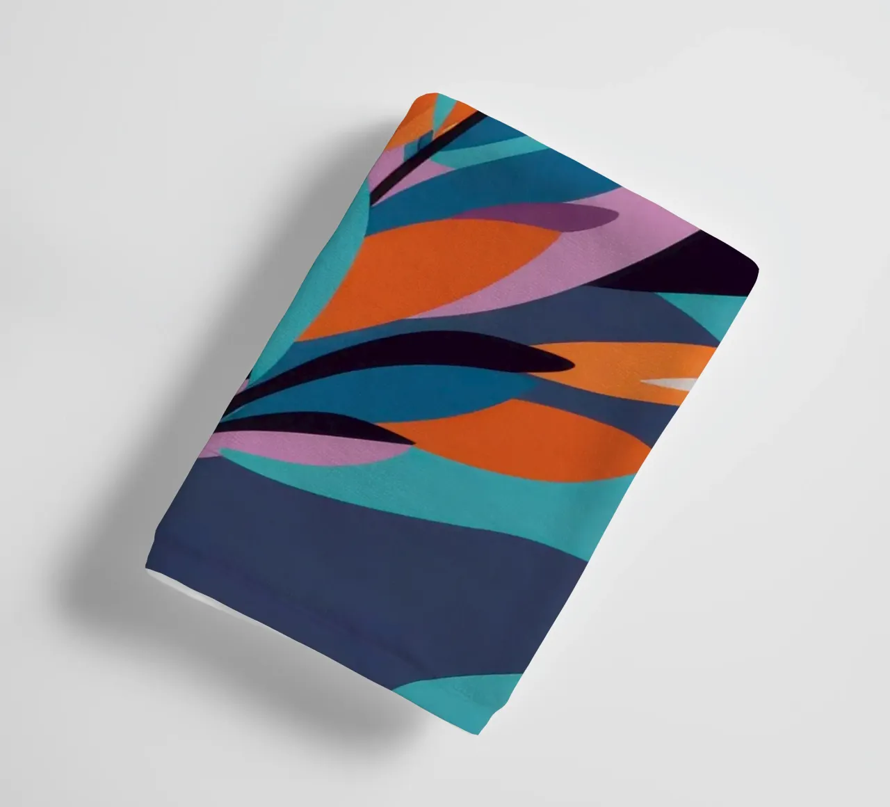 Dynamic Leaf Abstract Handtuch von Bruce Juice