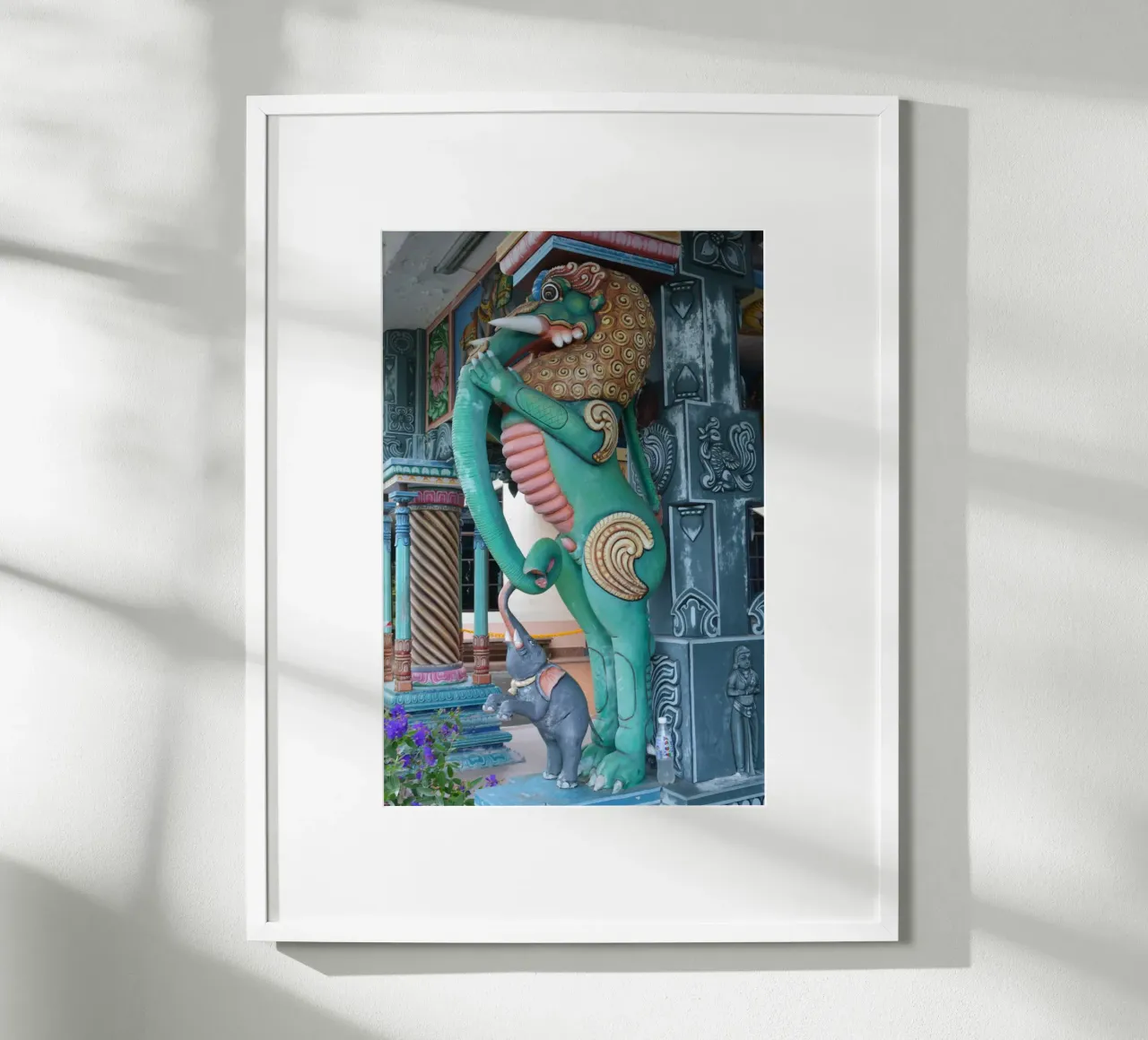 Statua di elefante mitico colorato a Sri Aruloli Thirumuruga poster da byrieneke