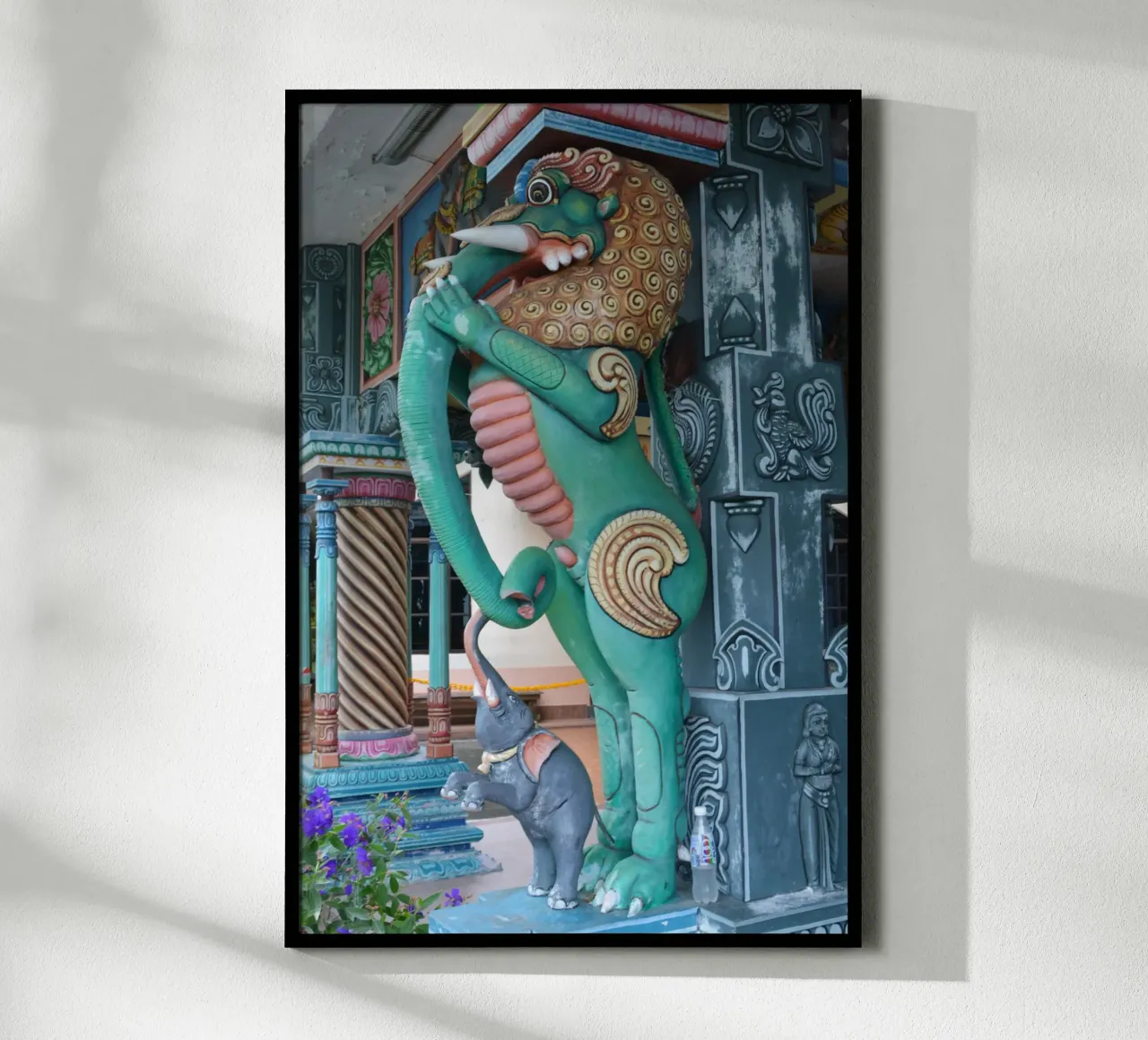 Statua di elefante mitico colorato a Sri Aruloli Thirumuruga poster da byrieneke