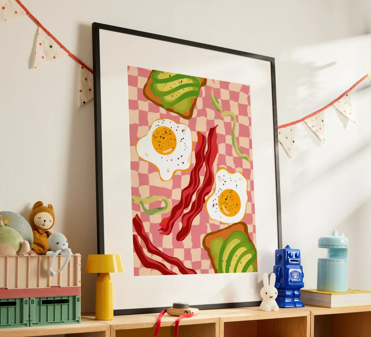 Uova e pancetta a scacchi poster con telaio in legno da Lyra Glaze