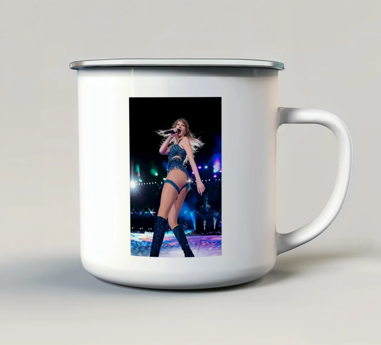 L'evoluzione di Taylor Swift tazza in smalto da dfgtfdt