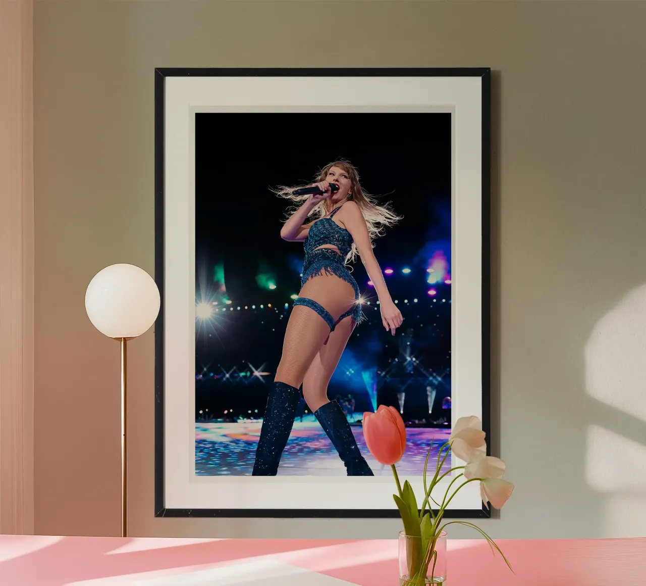 L'evoluzione di Taylor Swift poster con telaio in alluminio da dfgtfdt