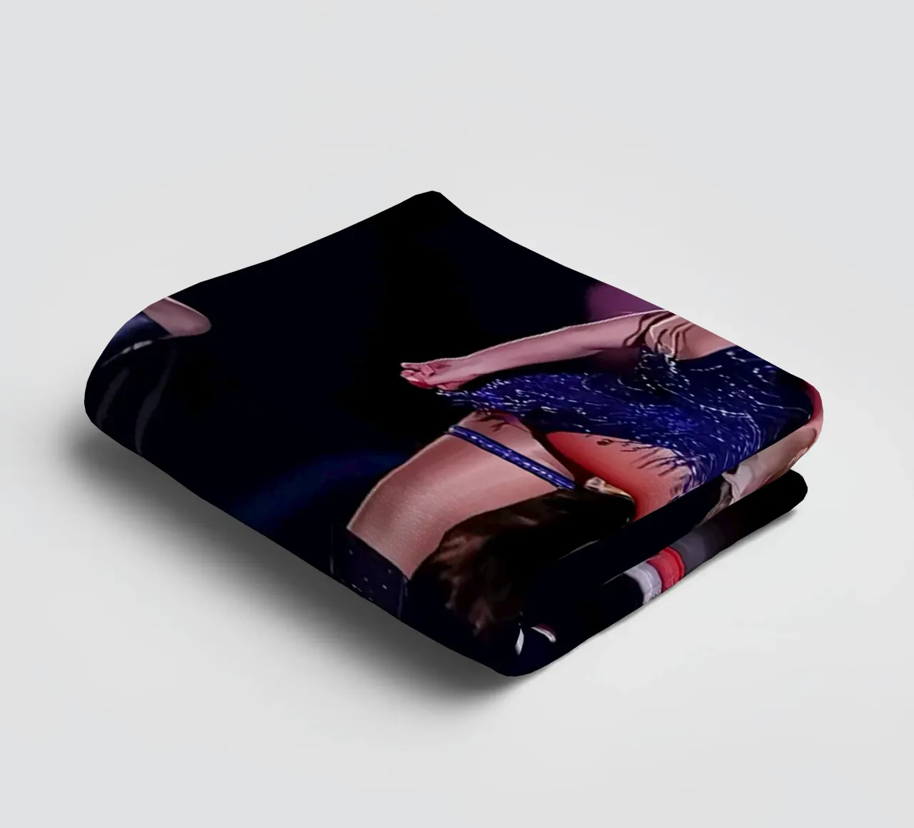 Taylor Swift est une auteure-compositrice-interprète américaine connue pour sa serviette de bain de dfgtfdt