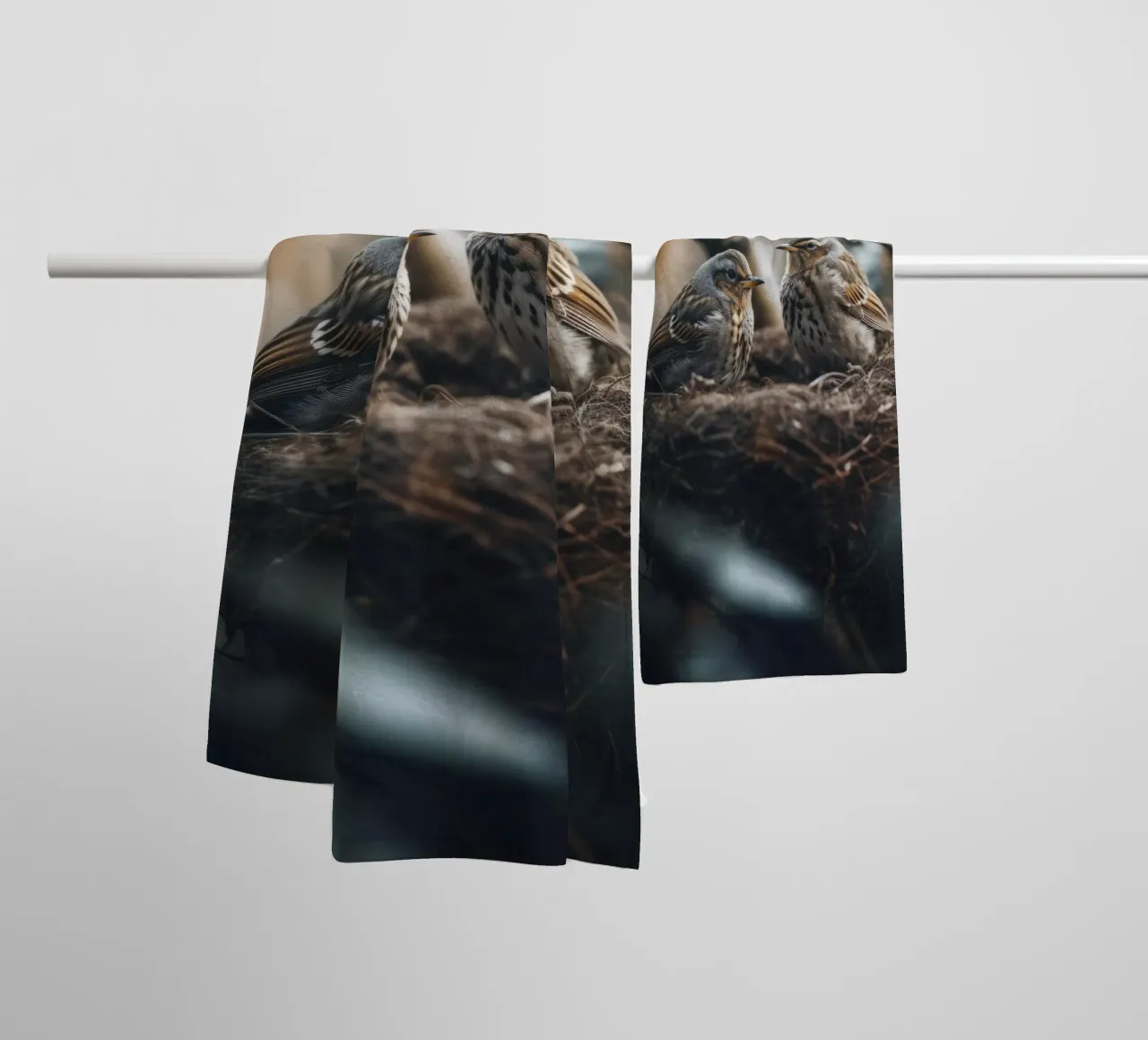 Two In The Nest asciugamano da bagno da treechild