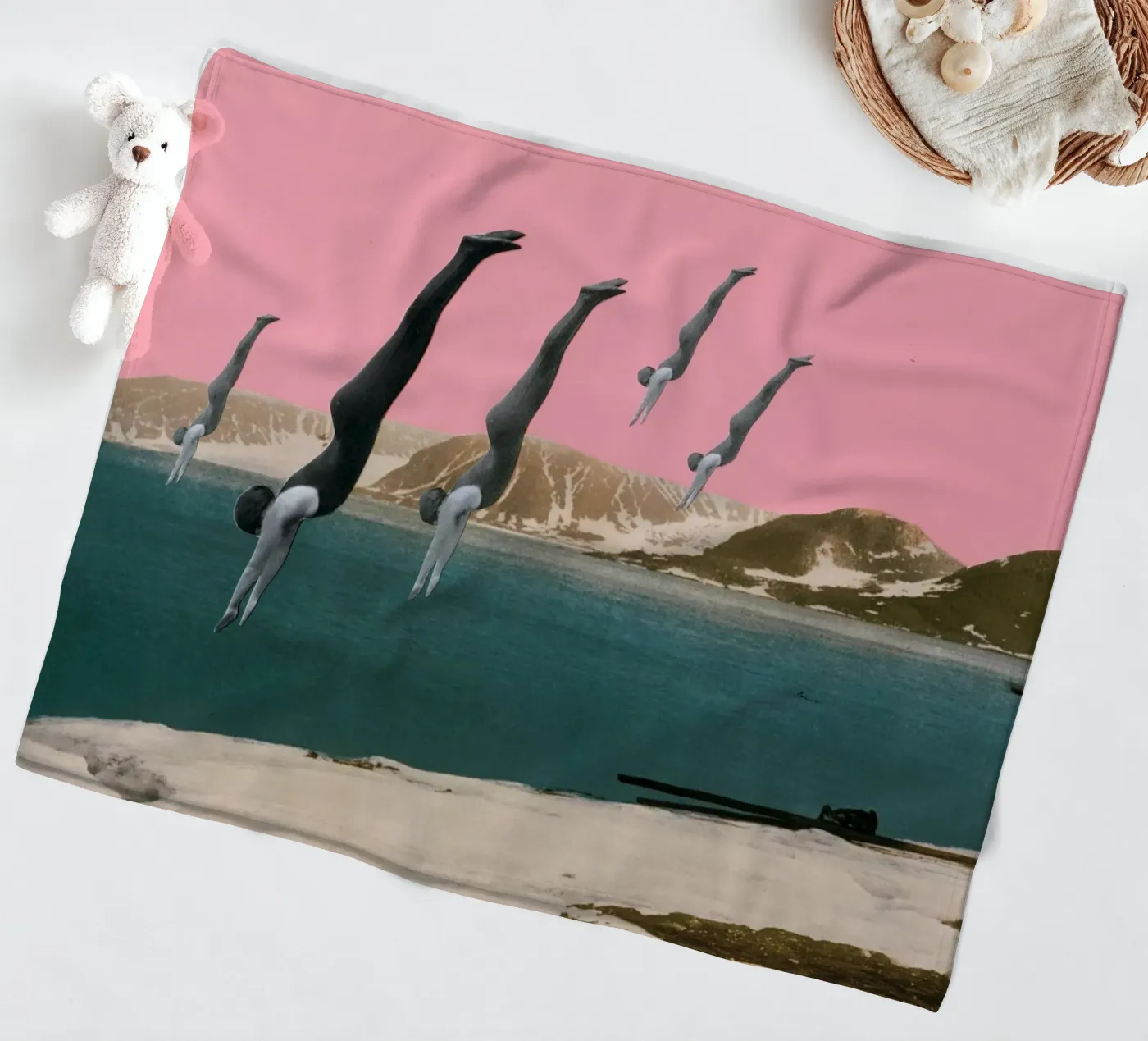 Tauchen Fleecedecke von Cassia Beck Collage