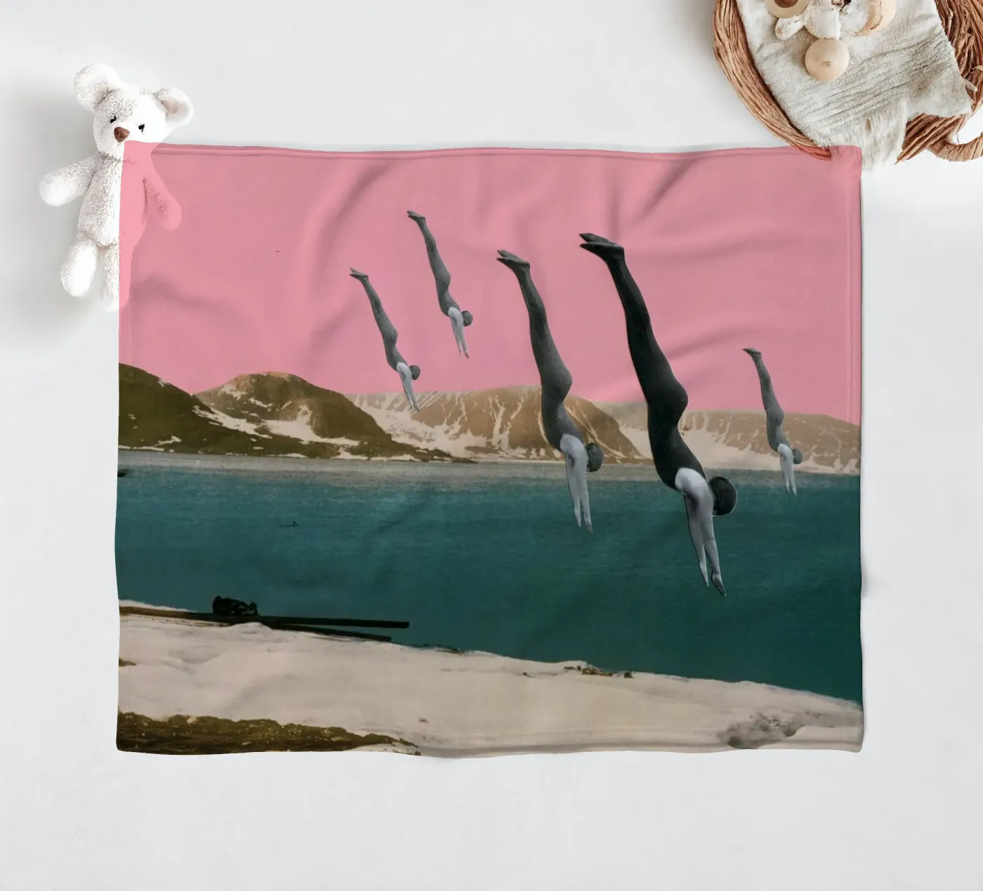 Tauchen Fleecedecke von Cassia Beck Collage