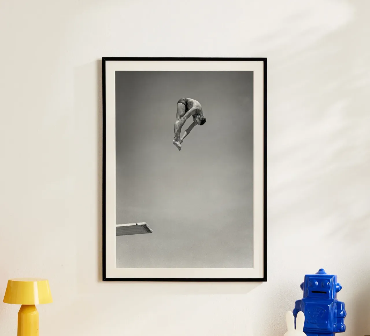 Sommozzatore con piattaforma di immersione poster con telaio in plastica da Norman Click