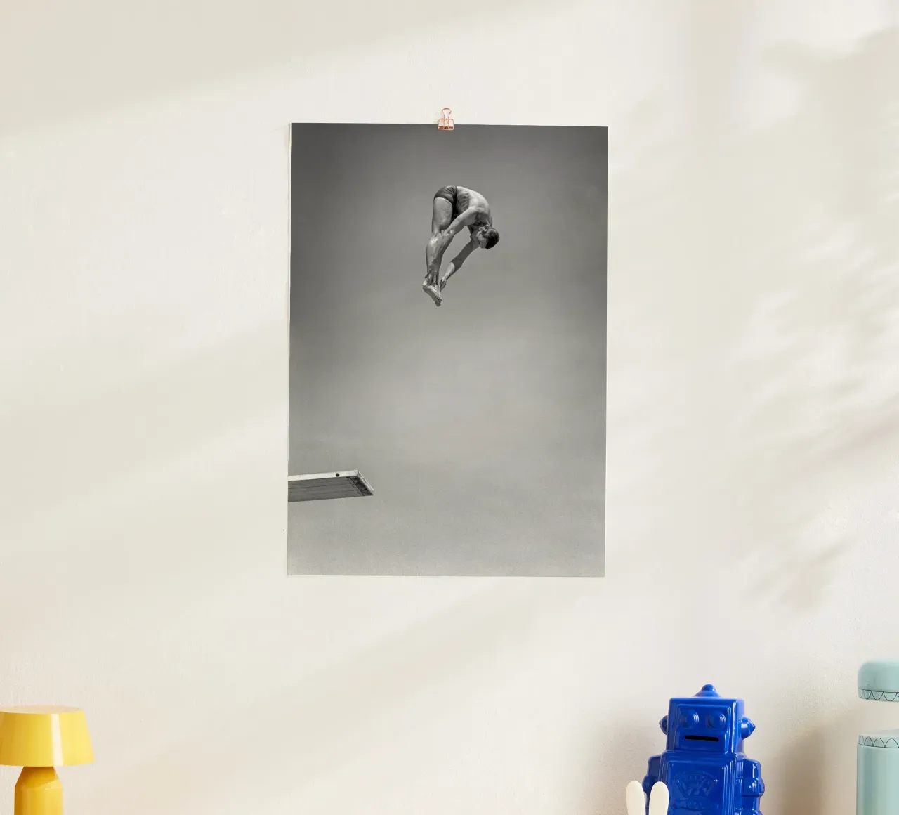 Sommozzatore con piattaforma di immersione poster con telaio in plastica da Norman Click
