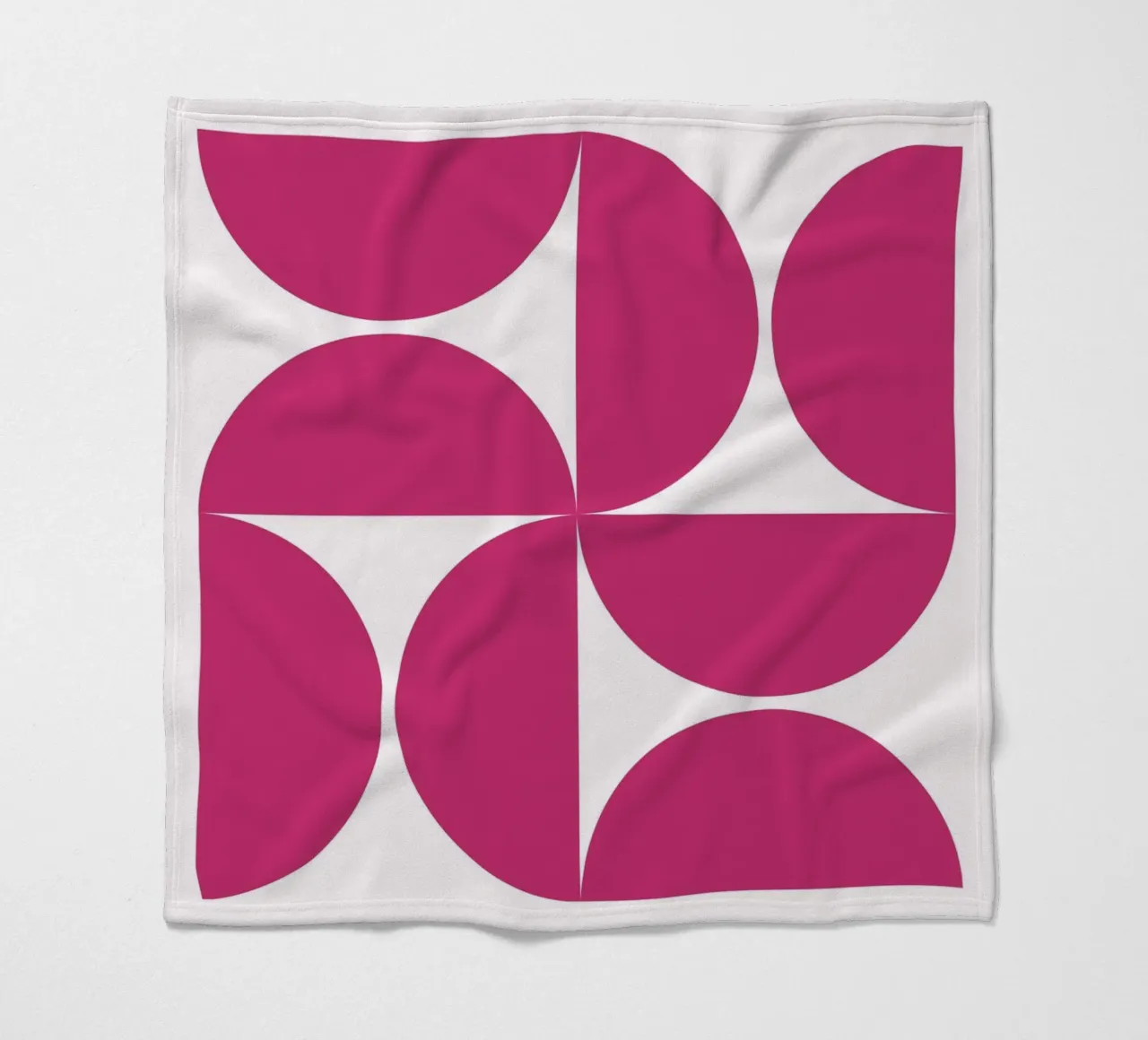 Design geometrico moderno e retrò coperta in pile da Casa Calm