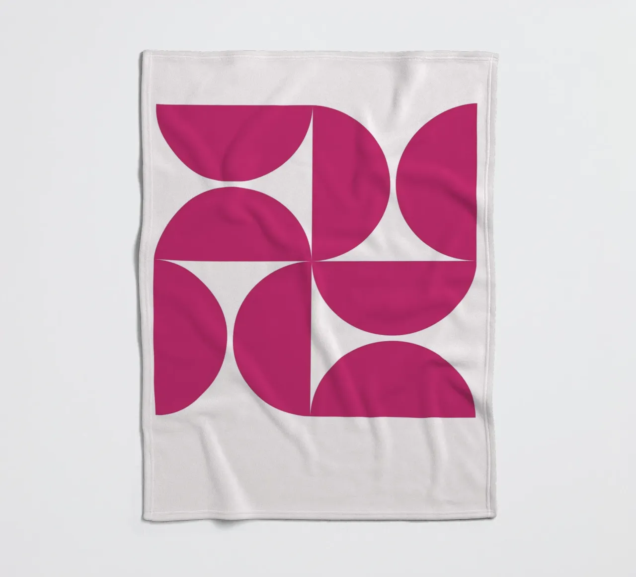 Design geometrico moderno e retrò coperta in pile da Casa Calm