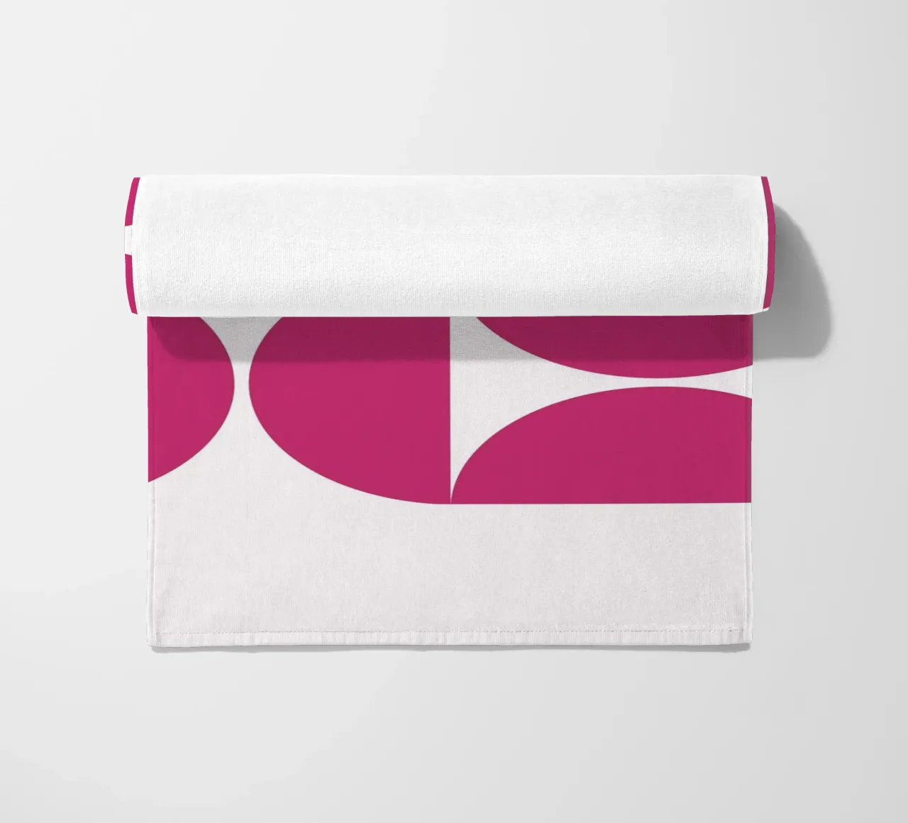 Design geometrico moderno e retrò telo mare da Casa Calm