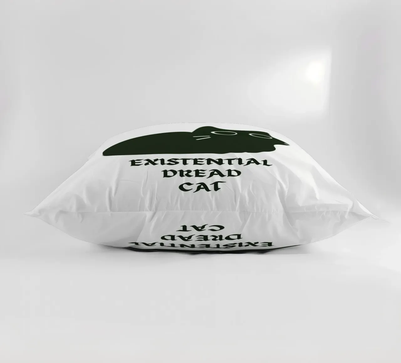 Existential Dread Cat cuscino da Melty Shirts