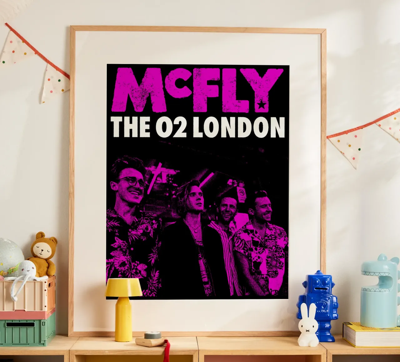 Maglietta McFly Uk Tour Classic poster da igoshdesigns