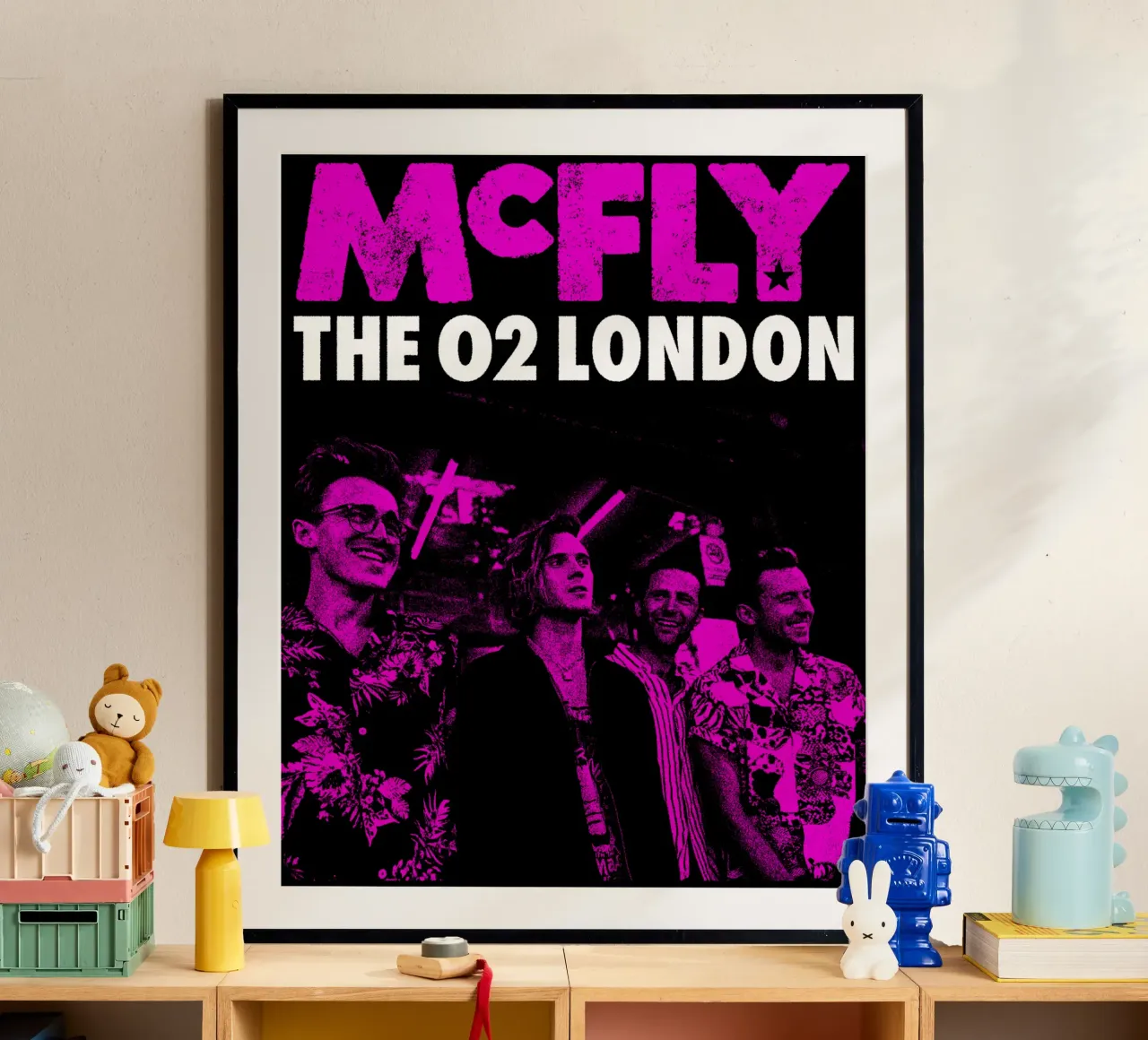 Maglietta McFly Uk Tour Classic poster da igoshdesigns
