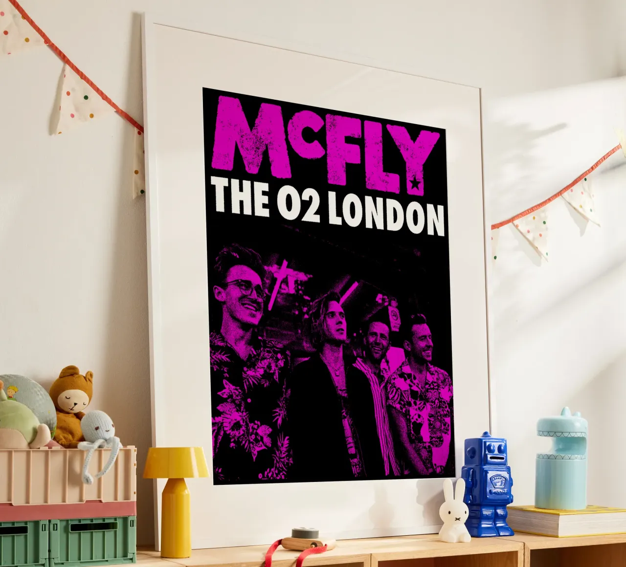 Maglietta McFly Uk Tour Classic poster da igoshdesigns