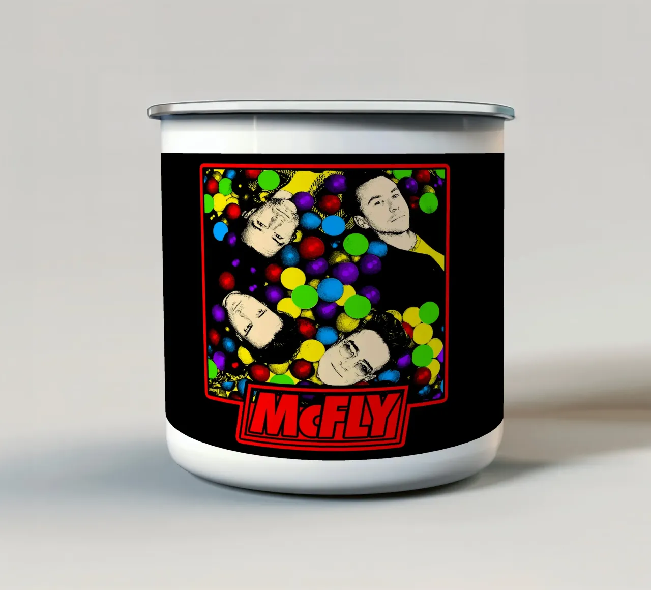 Maglietta classica Colorfull Rock Pop Band tazza in smalto da igoshdesigns