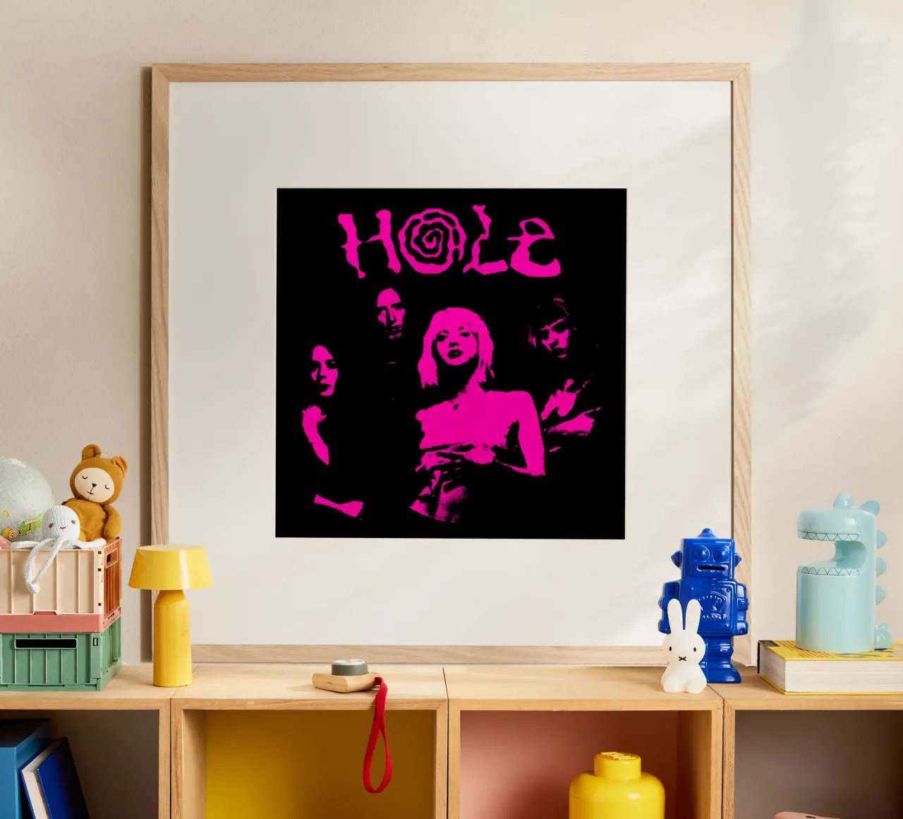 Banda rosa Sillhouette Foro poster con telaio in legno da https://www.juniqe.com/uk/shop/Henndraws