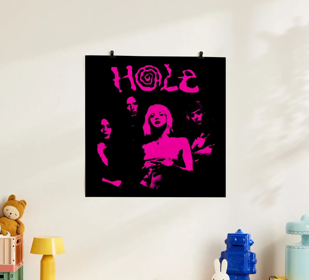 Banda rosa Sillhouette Foro poster con telaio in legno da https://www.juniqe.com/uk/shop/Henndraws