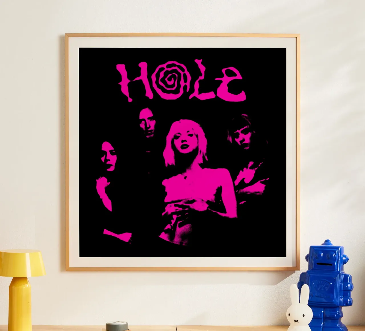 Banda rosa Sillhouette Foro poster con telaio in legno da https://www.juniqe.com/uk/shop/Henndraws