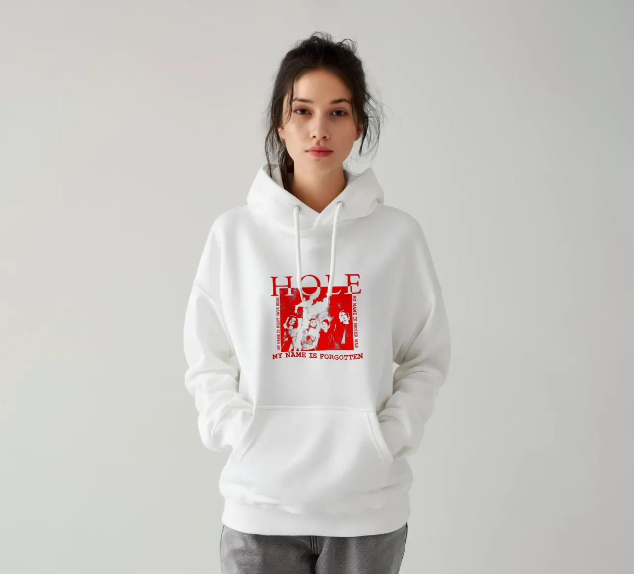 Banda rossa Sillhouette Foro felpa con cappuccio da https://www.juniqe.com/uk/shop/Henndraws