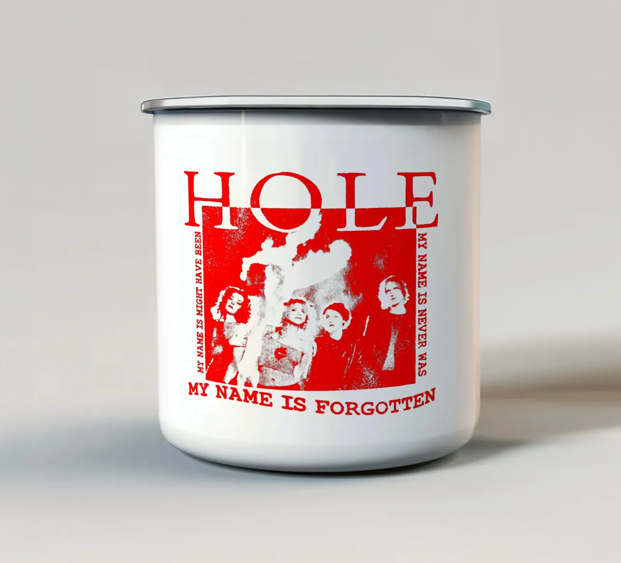 Banda rossa Sillhouette Foro tazza in smalto da https://www.juniqe.com/uk/shop/Henndraws