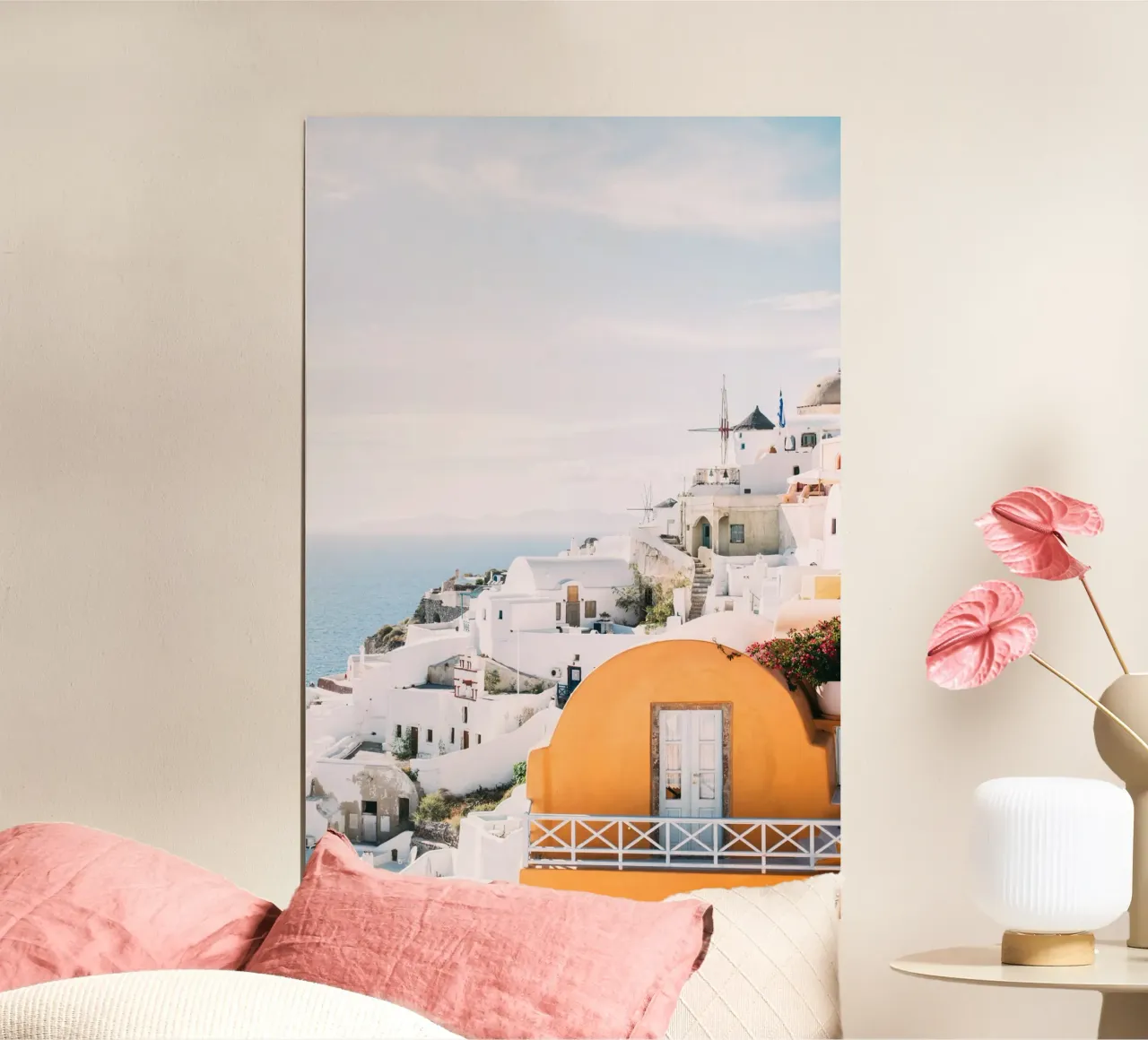 Vue de la colline d'Oia, Santorin | Paysage de l'île grecque poster avec cadre en plastique de patiphotography
