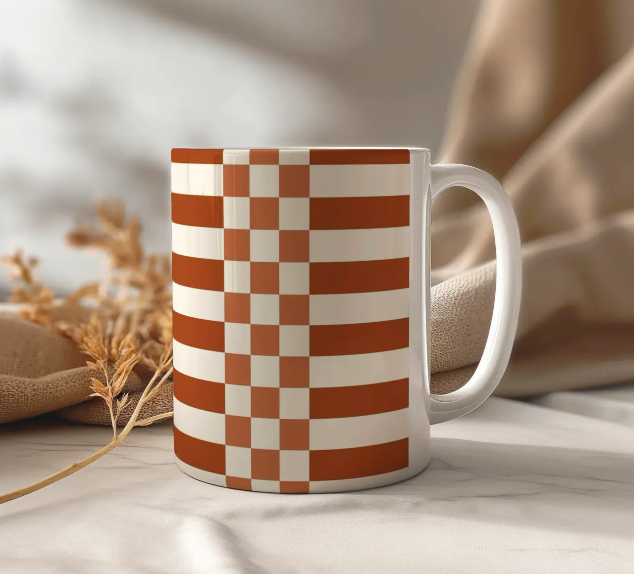 Burnt orange checks and lines tazza in ceramica da TijanaArtStudio88