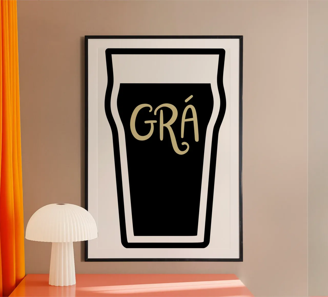 Grá for a Pint - Irish Language Gifts Poster mit Holzrahmen von Melty Shirts