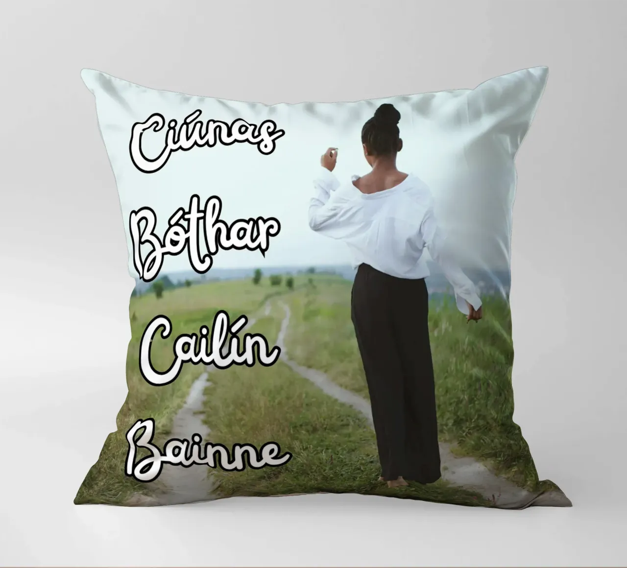 Ciúnas bóthar cailín bainne - Irish Language art cuscino da Melty Shirts
