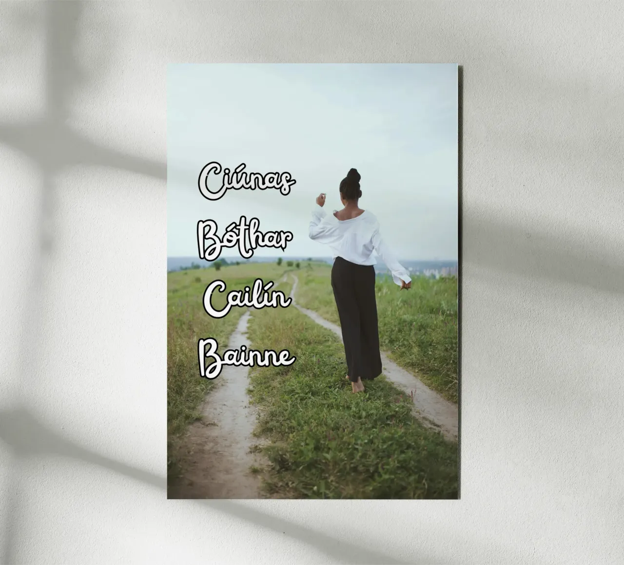 Ciúnas bóthar cailín bainne - Irish Language art alluminio dibond da Melty Shirts