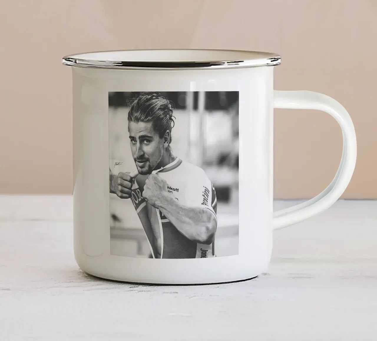 Peter Sagan si toglie i vestiti tazza in smalto da addelia shope