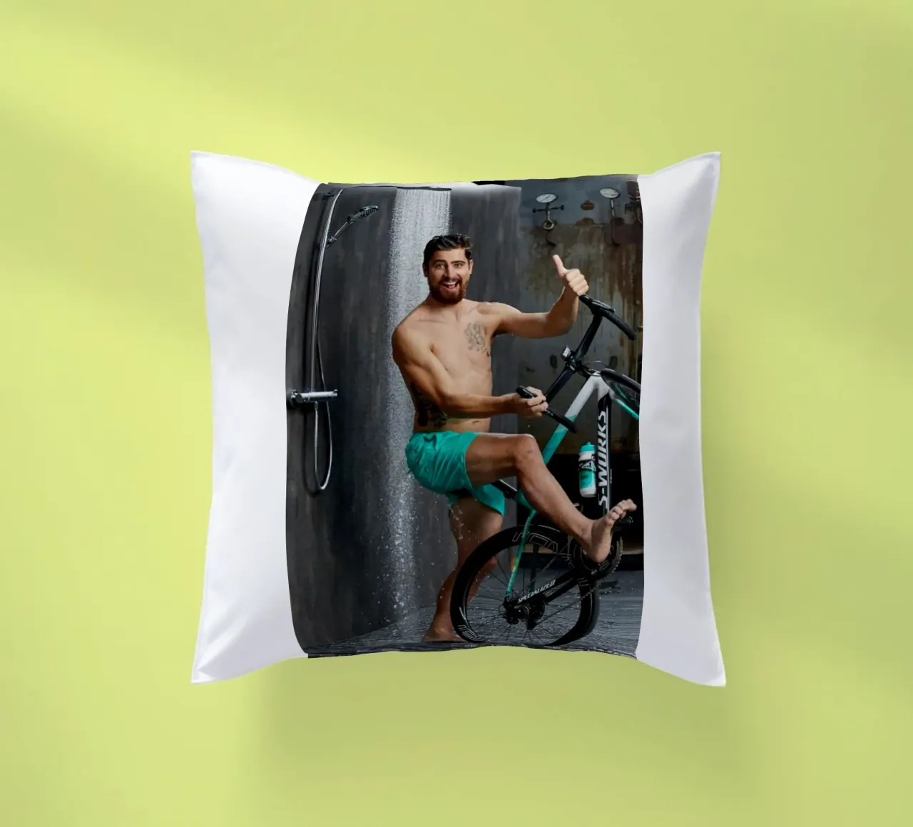 Peter Sagan pubblicizza le biciclette cuscino da addelia shope
