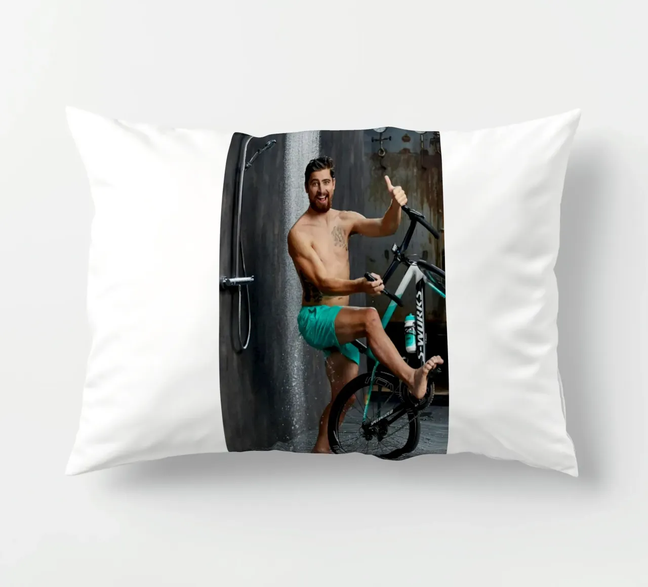 Peter Sagan pubblicizza le biciclette cuscino da addelia shope