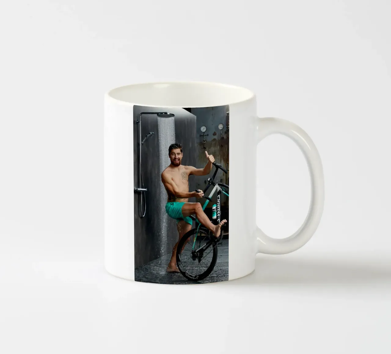 Peter Sagan pubblicizza le biciclette tazza in ceramica da addelia shope