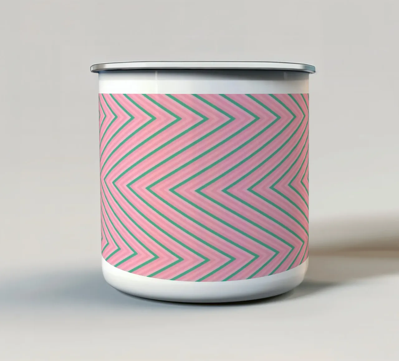 Strisce Chevron verdi e rosa tazza in smalto da SilverPegasus